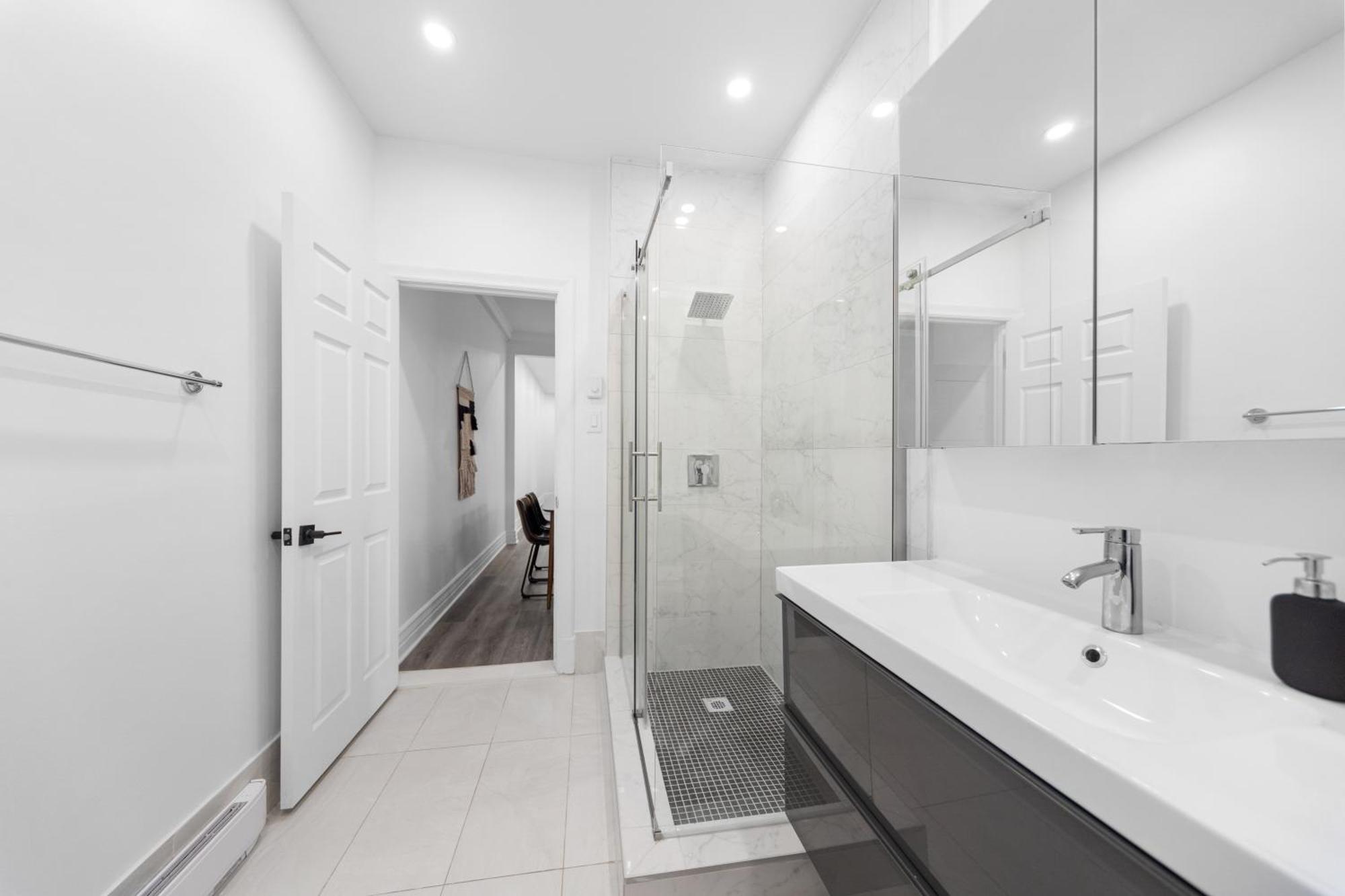 Modern And Cozy 4 Bedrooms Sleep 12 Montréal Extérieur photo