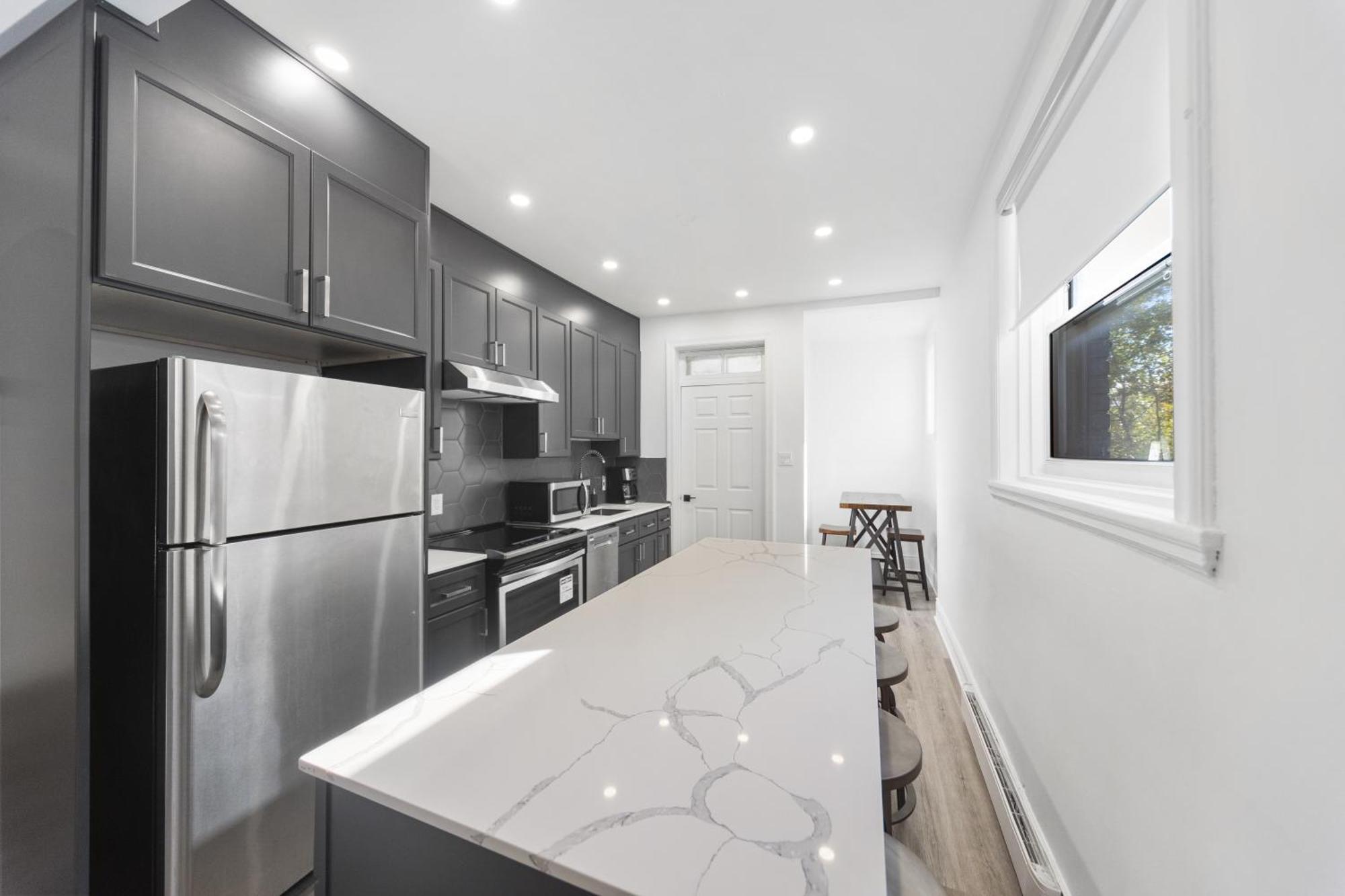 Modern And Cozy 4 Bedrooms Sleep 12 Montréal Extérieur photo